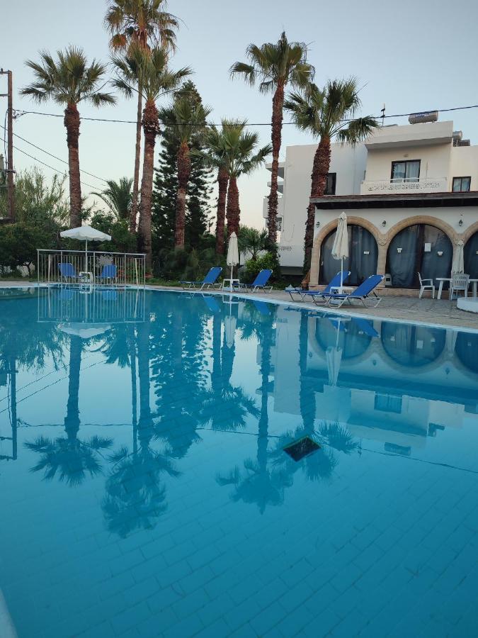 Dolphin Aparthotel